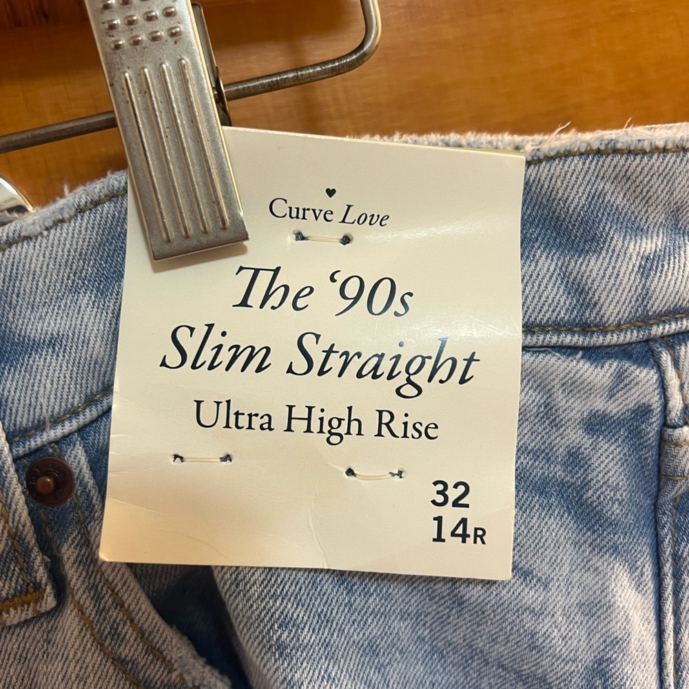 Abercrombie and Fitch. Jeans.Size 14/32.Curve love. UHR The 90’s slim straight.